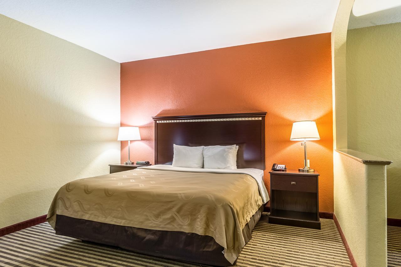 Quality Suites North Houston - Spring Westfield Екстериор снимка