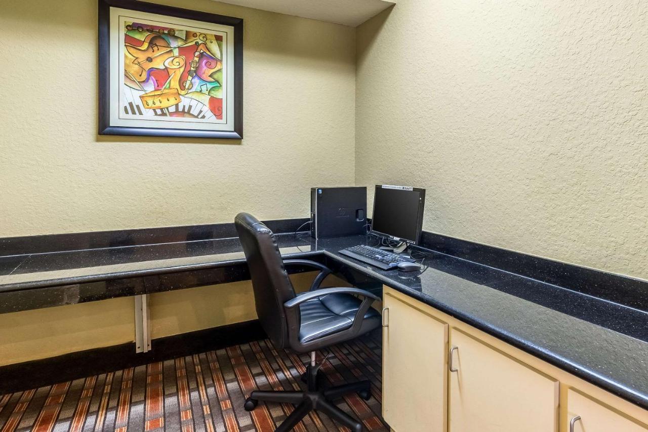 Quality Suites North Houston - Spring Westfield Екстериор снимка