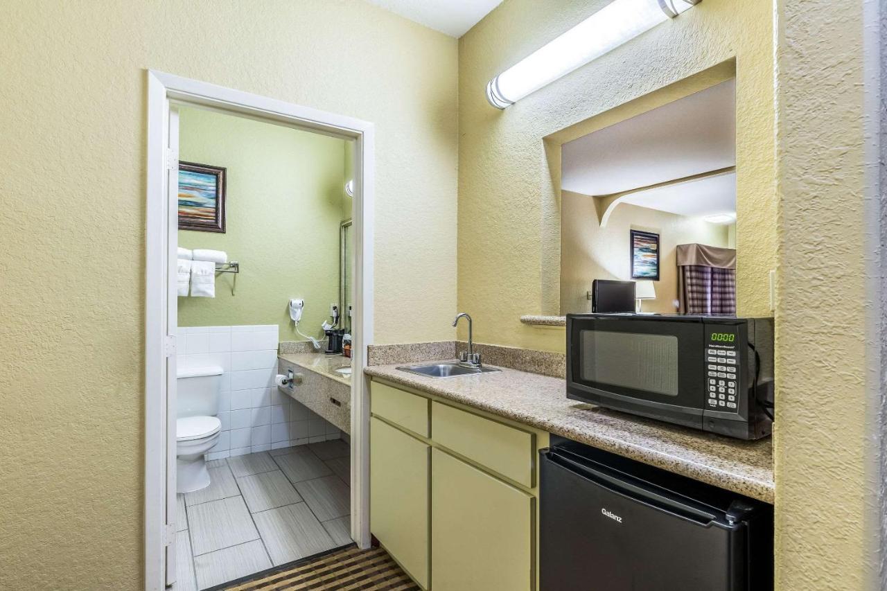 Quality Suites North Houston - Spring Westfield Екстериор снимка
